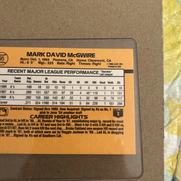 1989 Donruss - *Denotes*  Next to PERFORMANCE #95 Mark McGwire - Picture 2 of 3